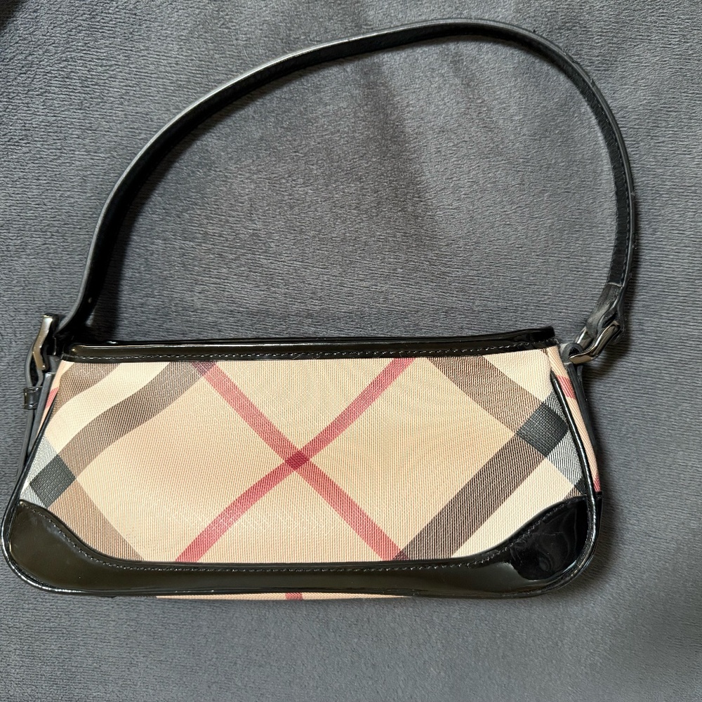 Authentic Vintage Burberry Nova Check Shoulder Bag – Patent Leather